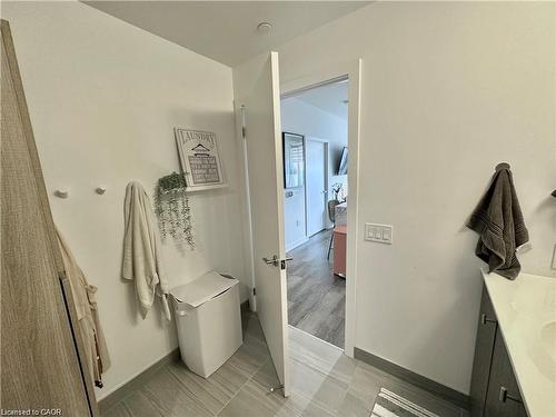 1114-15 Wellington Street S, Kitchener, ON - Indoor Photo Showing Bathroom