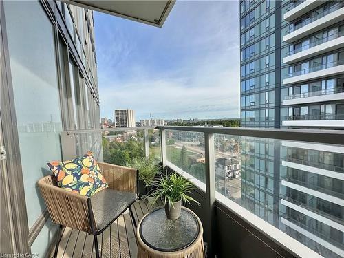 1114-15 Wellington Street S, Kitchener, ON - Outdoor With Exterior