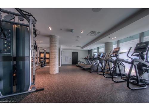 1114-15 Wellington Street S, Kitchener, ON - Indoor