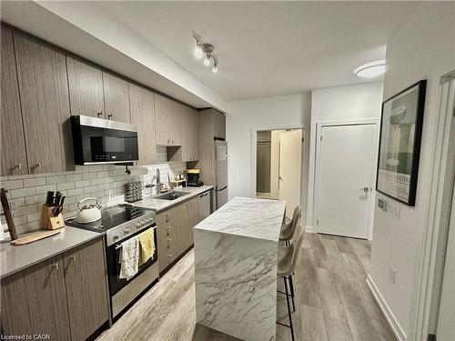 1114-15 Wellington Street S, Kitchener, ON - Indoor Photo Showing Kitchen With Upgraded Kitchen
