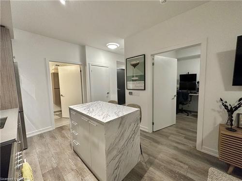 1114-15 Wellington Street S, Kitchener, ON - Indoor