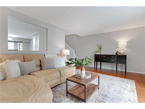 34 Rosebank Crescent, Kitchener, ON - Indoor Photo Showing Living Room