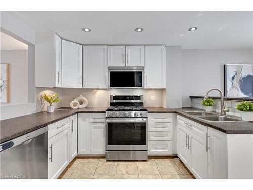 34 Rosebank Crescent, Kitchener, ON - Indoor Photo Showing Kitchen With Double Sink With Upgraded Kitchen