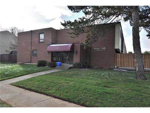 2-17 Gibson Drive, Kitchener, ON - Outdoor