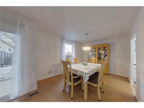 2-17 Gibson Drive, Kitchener, ON - Indoor Photo Showing Dining Room