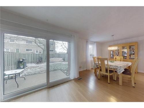 2-17 Gibson Drive, Kitchener, ON - Indoor Photo Showing Dining Room