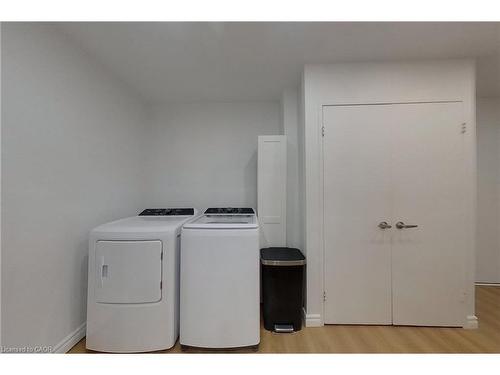 2-17 Gibson Drive, Kitchener, ON - Indoor Photo Showing Laundry Room
