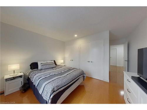 2-17 Gibson Drive, Kitchener, ON - Indoor Photo Showing Bedroom