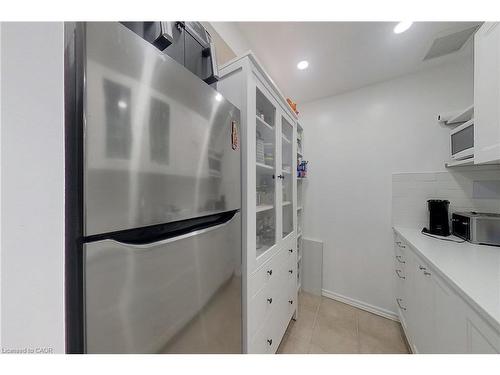2-17 Gibson Drive, Kitchener, ON - Indoor Photo Showing Kitchen