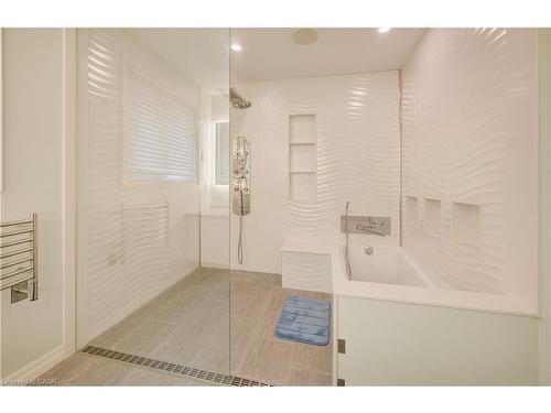 524 Windflower Crescent, Kitchener, ON - Indoor Photo Showing Bathroom