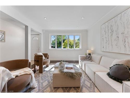 103 Wise Crescent, Hamilton, ON - Indoor Photo Showing Living Room