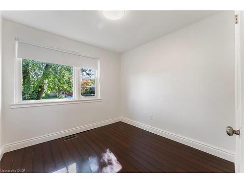 103 Wise Crescent, Hamilton, ON - Indoor Photo Showing Other Room