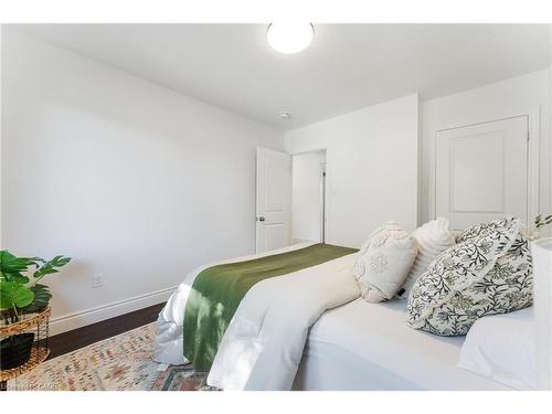 103 Wise Crescent, Hamilton, ON - Indoor Photo Showing Bedroom