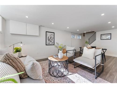 103 Wise Crescent, Hamilton, ON - Indoor Photo Showing Living Room