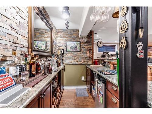 113 Deer Ridge Drive, Kitchener, ON - Indoor Photo Showing Kitchen