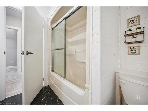 1326 Queenston Road, Cambridge, ON - Indoor Photo Showing Bathroom