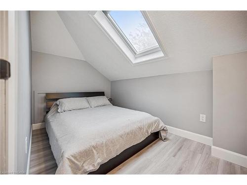 1326 Queenston Road, Cambridge, ON - Indoor Photo Showing Bedroom
