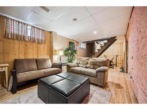 1326 Queenston Road, Cambridge, ON - Indoor Photo Showing Living Room