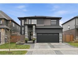 8 Myrtle Street  Fonthill, ON L0S 1E6