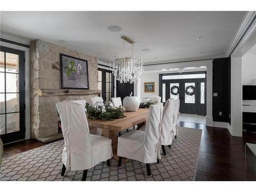 347 East Hart Crescent, Burlington, ON - Indoor Photo Showing Dining Room