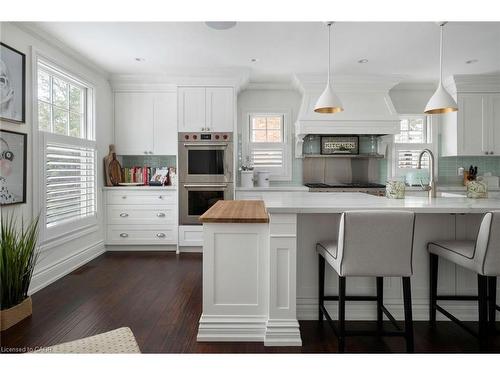 347 East Hart Crescent, Burlington, ON - Indoor Photo Showing Kitchen With Upgraded Kitchen