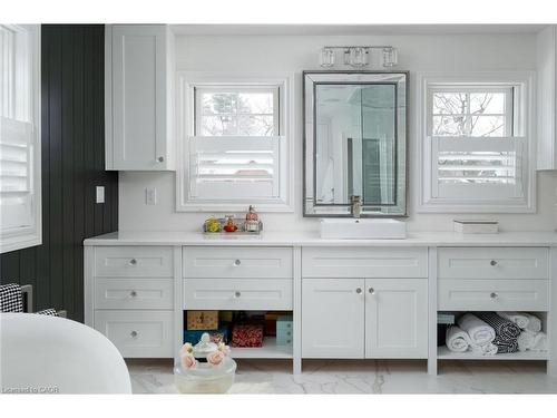 347 East Hart Crescent, Burlington, ON - Indoor