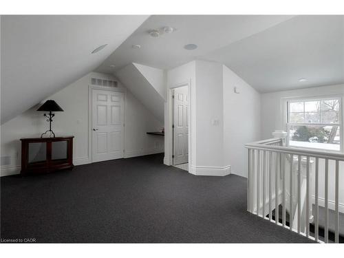 347 East Hart Crescent, Burlington, ON - Indoor Photo Showing Other Room