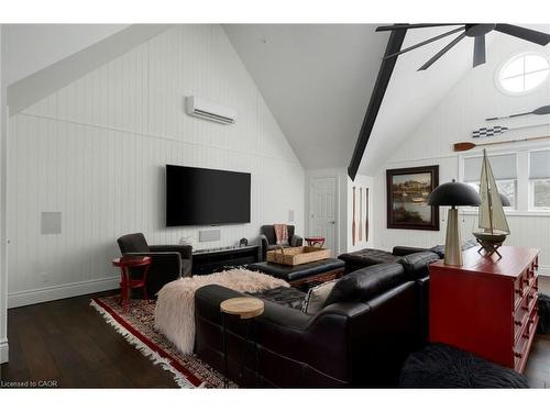 347 East Hart Crescent, Burlington, ON - Indoor