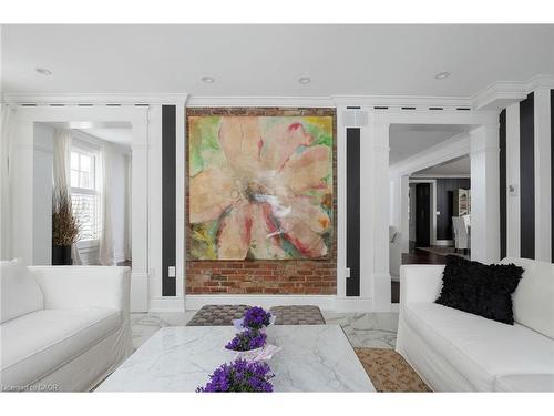 347 East Hart Crescent, Burlington, ON - Indoor