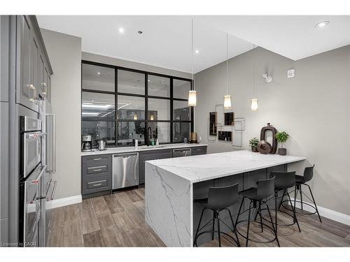 225-1 Redfern Avenue, Hamilton, ON - Indoor Photo Showing Kitchen With Upgraded Kitchen