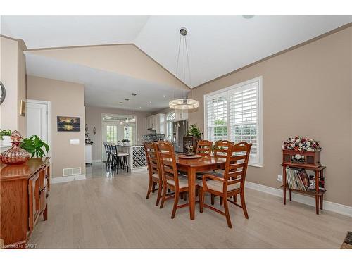 3985 Lower Coach Road, Fort Erie, ON - Indoor Photo Showing Dining Room