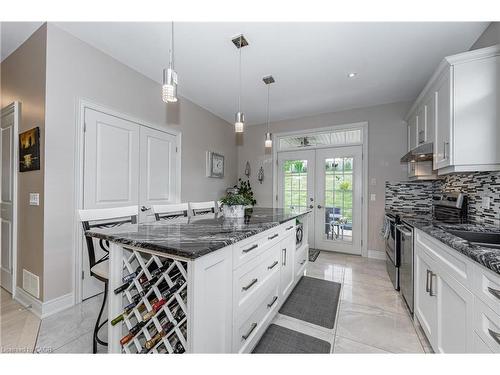 3985 Lower Coach Road, Fort Erie, ON - Indoor Photo Showing Kitchen With Upgraded Kitchen