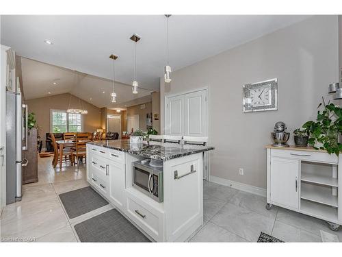 3985 Lower Coach Road, Fort Erie, ON - Indoor Photo Showing Kitchen With Upgraded Kitchen