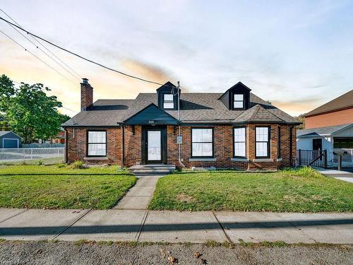 860 Vine Street, Cambridge, ON - Outdoor With Facade
