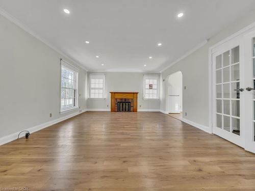 860 Vine Street, Cambridge, ON - Indoor Photo Showing Living Room