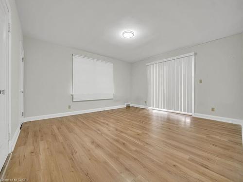 860 Vine Street, Cambridge, ON - Indoor Photo Showing Other Room