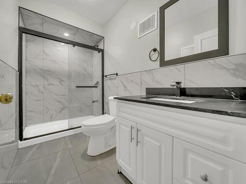 860 Vine Street, Cambridge, ON - Indoor Photo Showing Bathroom