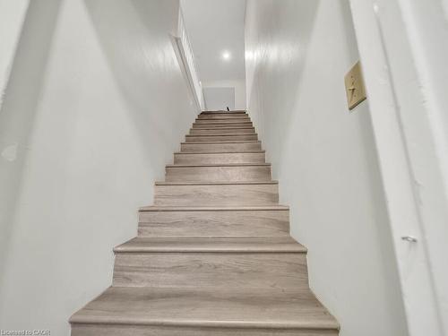 860 Vine Street, Cambridge, ON - Indoor Photo Showing Other Room
