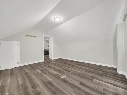 860 Vine Street, Cambridge, ON - Indoor Photo Showing Other Room