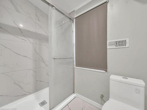 860 Vine Street, Cambridge, ON - Indoor Photo Showing Bathroom