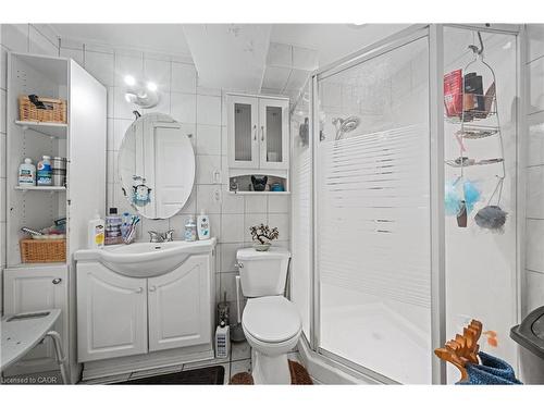 53 Bluerock Crescent, Cambridge, ON - Indoor Photo Showing Bathroom