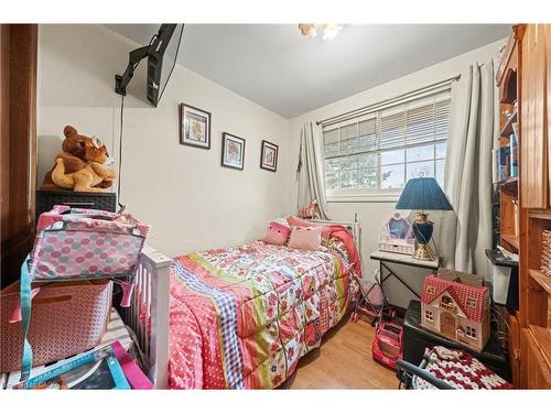 53 Bluerock Crescent, Cambridge, ON - Indoor Photo Showing Bedroom