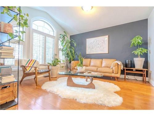 17 Krieghoff Drive, Hamilton, ON 