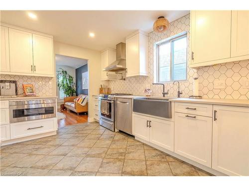 17 Krieghoff Drive, Hamilton, ON 