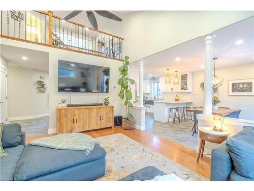 17 Krieghoff Drive, Hamilton, ON 