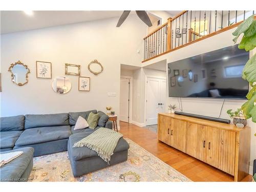 17 Krieghoff Drive, Hamilton, ON 