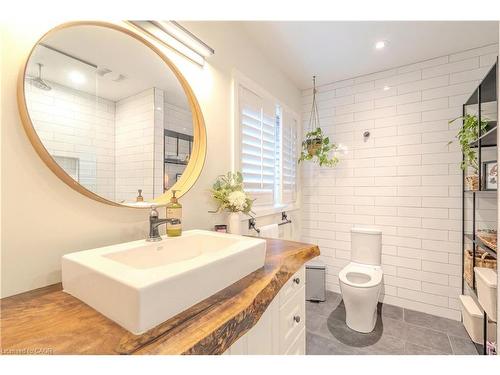 17 Krieghoff Drive, Hamilton, ON 