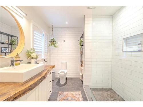 17 Krieghoff Drive, Hamilton, ON 