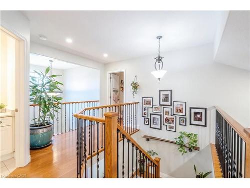 17 Krieghoff Drive, Hamilton, ON 