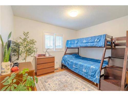 17 Krieghoff Drive, Hamilton, ON 